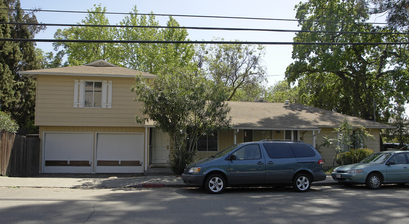 1532 Carmel Dr in Walnut Creek, CA - Building Photo