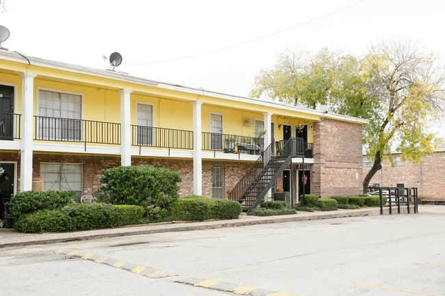 Colony Manor in Houston, TX - Building Photo - Building Photo