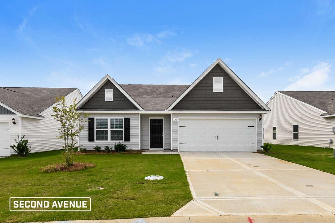 639 Wild Tulip Ct in Gilbert, SC - Building Photo