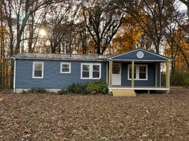 1013 Clayton Rd in Powhatan, VA - Building Photo