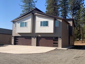 2232 E Winger Rd in Spokane, WA - Building Photo