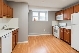 7 4th St in Stamford, CT - Building Photo - Building Photo