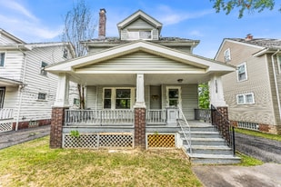 1038 Nela View Rd in Cleveland Heights, OH - Building Photo