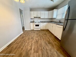 10809 Oreland Mill Rd in Louisville, KY - Building Photo - Building Photo