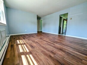 75 Belair Dr in New Milford, CT - Building Photo - Building Photo