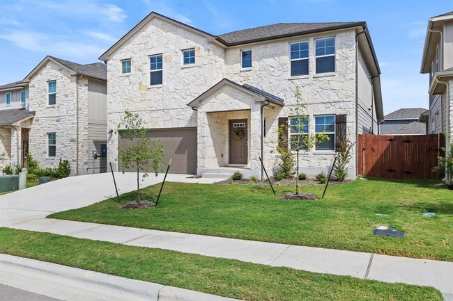 631 Wild Spur Ln in Liberty Hill, TX - Foto de edificio - Building Photo