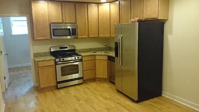 2856 W Rosemont Ave in Chicago, IL - Building Photo - Building Photo