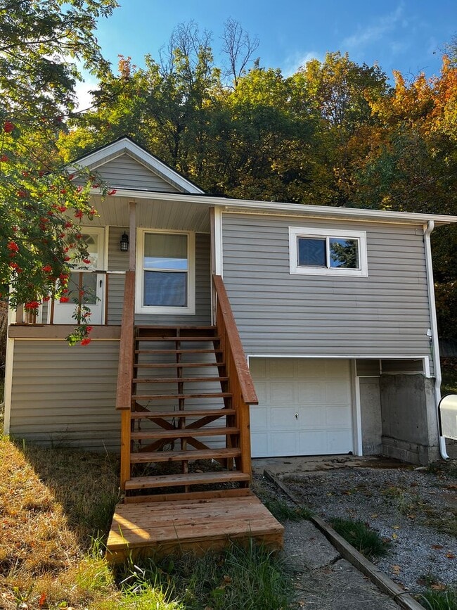 property at 819 W Park Ave