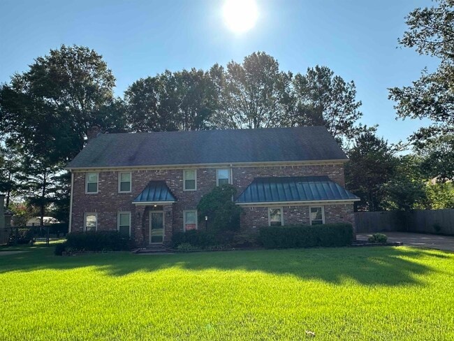 1964 Prestwick Dr in Germantown, TN - Building Photo - Building Photo