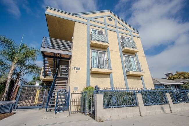 1766 Cherry Ave in Long Beach, CA - Building Photo - Building Photo