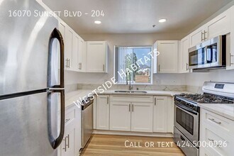 16070 W Sunset Blvd in Los Angeles, CA - Building Photo - Building Photo
