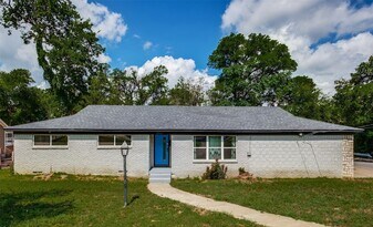 2031 Brookhaven Dr in Dallas, TX - Building Photo