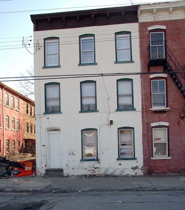 131 William St in Newburgh, NY - Building Photo