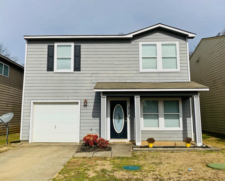 214 Farmington Dr in Harvest, AL - Building Photo