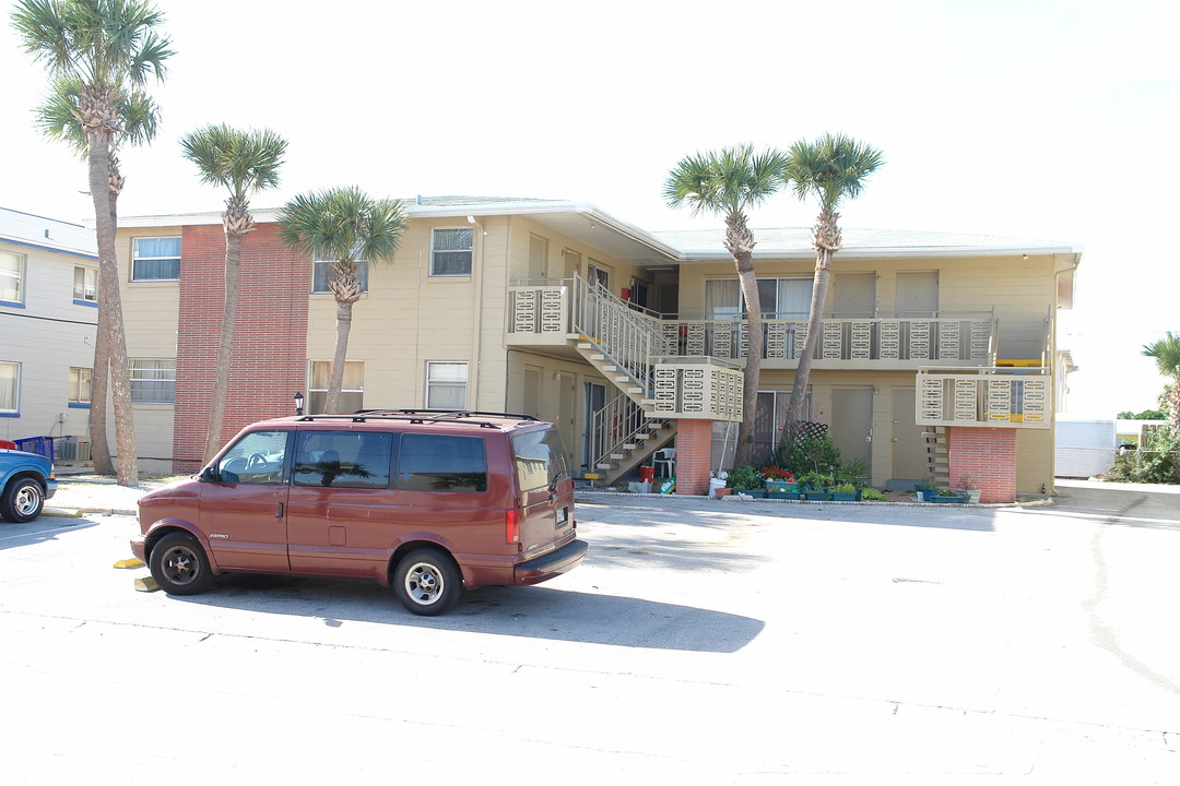 2593 N Oleander Ave in Daytona Beach, FL - Building Photo