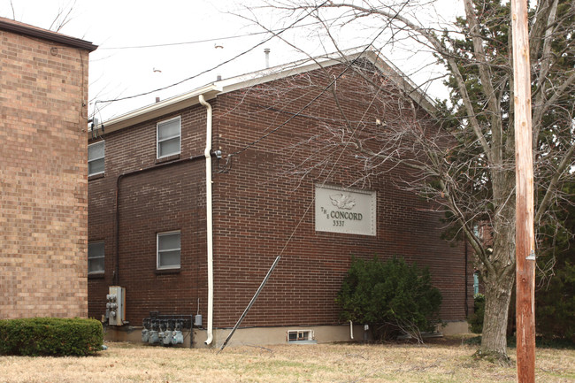 3337 Breckenridge Ln in Louisville, KY - Building Photo - Building Photo