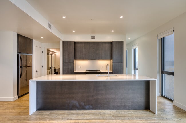 Six hundred West Main