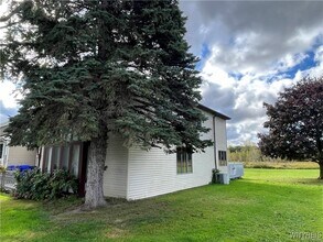 3279 Clinton St in Buffalo, NY - Building Photo - Building Photo