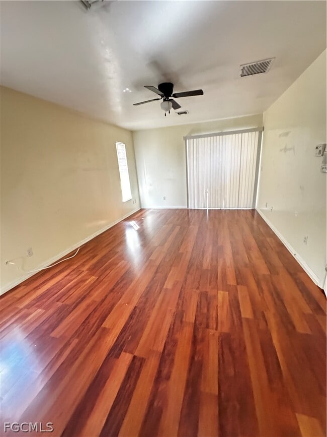 property at 4613 Lee Blvd