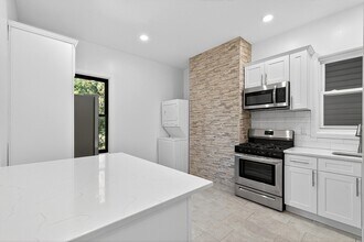 17 Fulton Ave in Jersey City, NJ - Building Photo - Building Photo