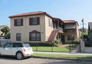 922 Gardenia Ave Apartments