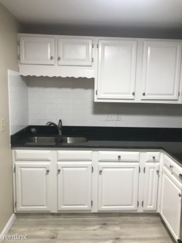 310 Thompson Rd in Webster, MA - Building Photo - Building Photo