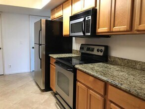 1305 Periwinkle Pl in Wellington, FL - Building Photo - Building Photo