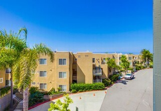 811 Kalpati Cir in Carlsbad, CA - Building Photo - Building Photo