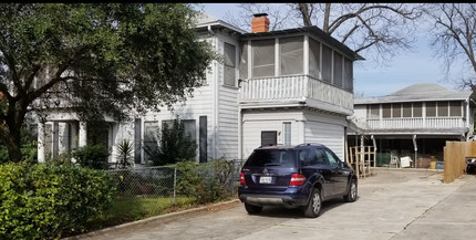 1127 W Woodlawn Ave in San Antonio, TX - Building Photo - Other