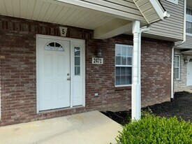 2471 S Woolery Mill Dr in Bloomington, IN - Building Photo