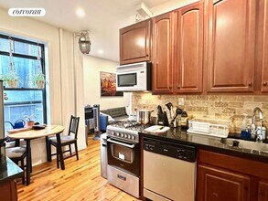 235 E 4th St in New York, NY - Building Photo - Building Photo