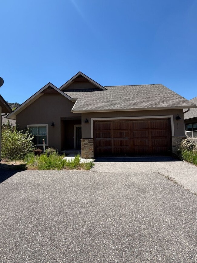 property at 135 Blue Heron Vis