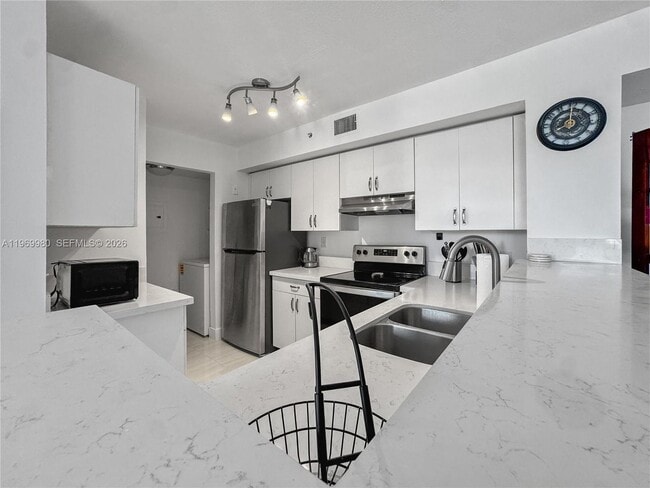 property at 2123 Renaissance Blvd