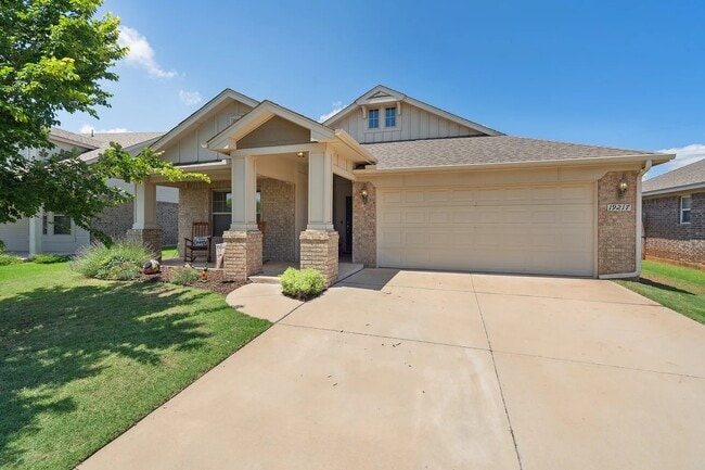 19217 Bajo Dr in Edmond, OK - Building Photo - Building Photo