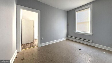 1908 S 65th St in Philadelphia, PA - Foto de edificio - Building Photo