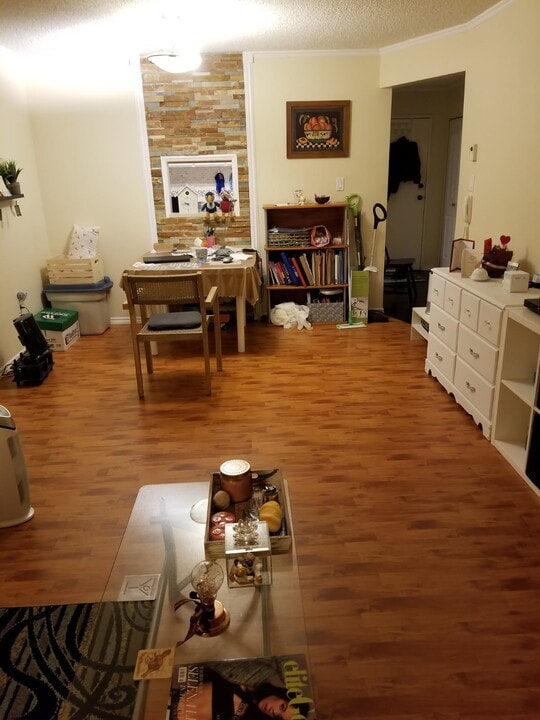 13344 102A Av in Surrey, BC - Building Photo