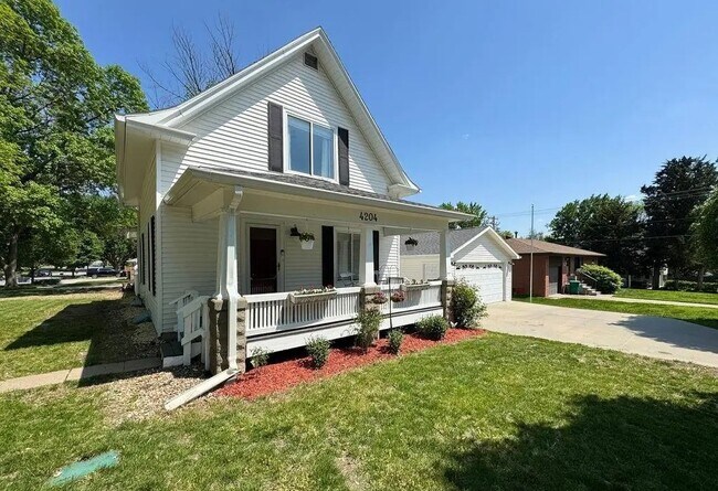 property at 4204 S 49th St