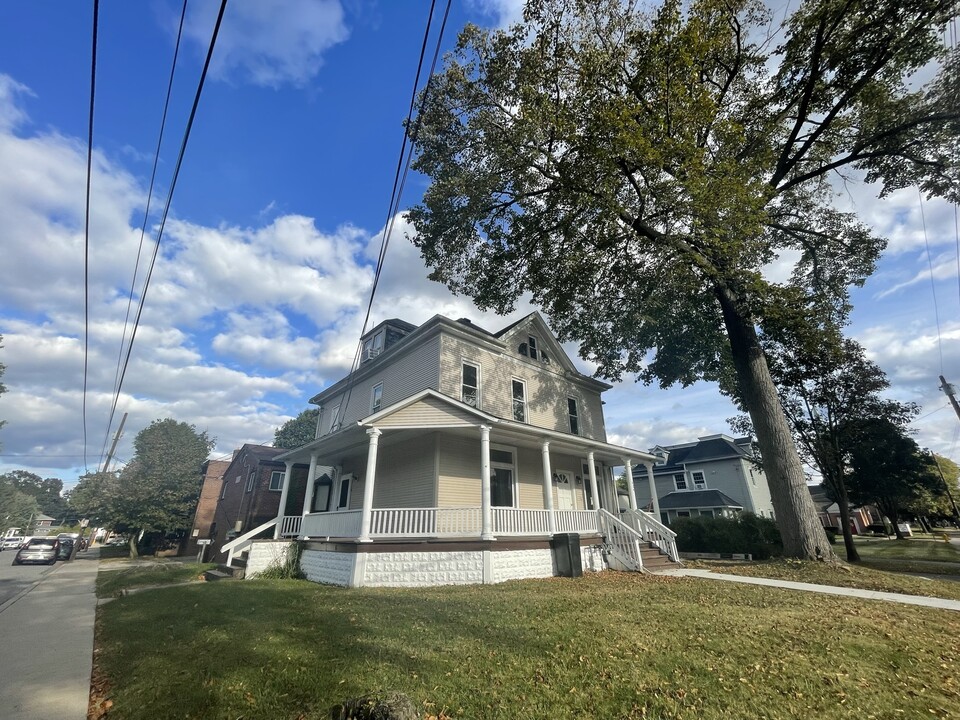 424 Beaver St, Unit Apt. C in Beaver, PA - Building Photo