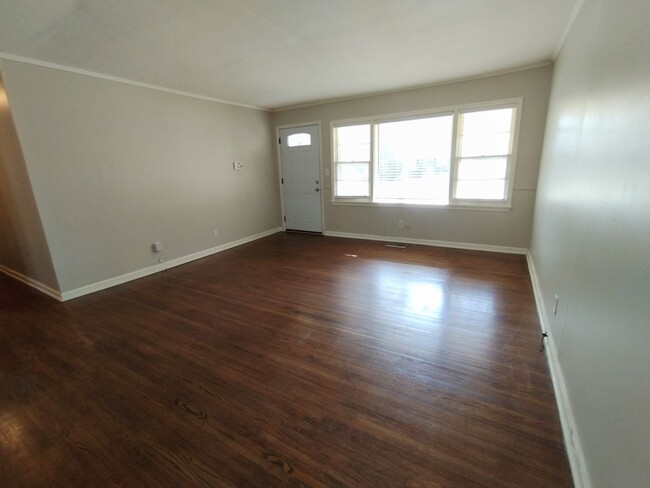 4665 S Troost Ave in Tulsa, OK - Foto de edificio - Building Photo