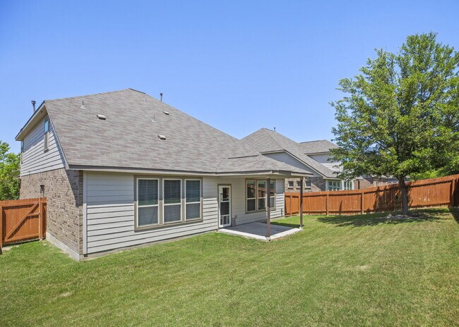 2808 Red Tip Dr in Schertz, TX - Building Photo - Building Photo