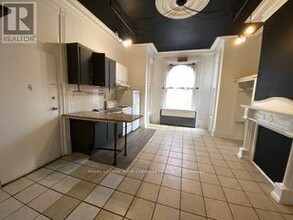 128-128 Seaton St in Toronto, ON - Building Photo - Building Photo