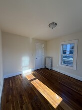 78 Decatur St, Unit 3 in Arlington, MA - Foto de edificio - Building Photo