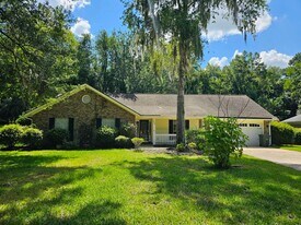 405 Club Dr in Hinesville, GA - Building Photo