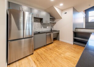 336 S State St in Ann Arbor, MI - Foto de edificio - Building Photo