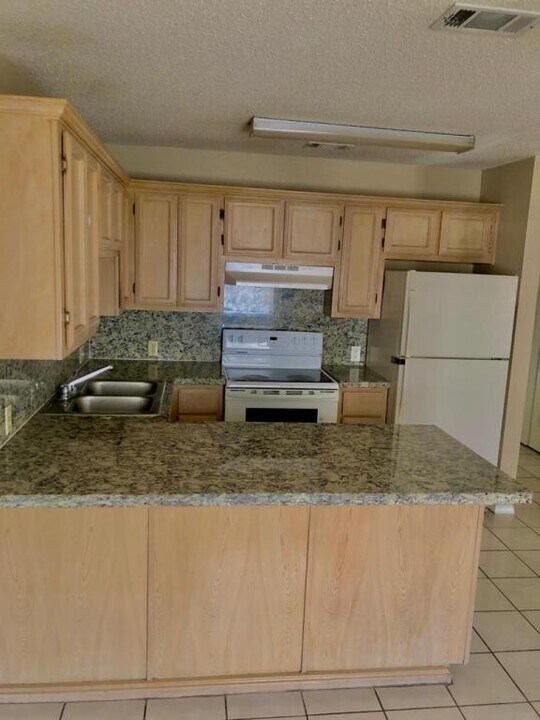 1909 S 38th St in McAllen, TX - Building Photo
