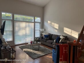 803 Ohenry Close Sec 1 in Moosic, PA - Building Photo - Building Photo