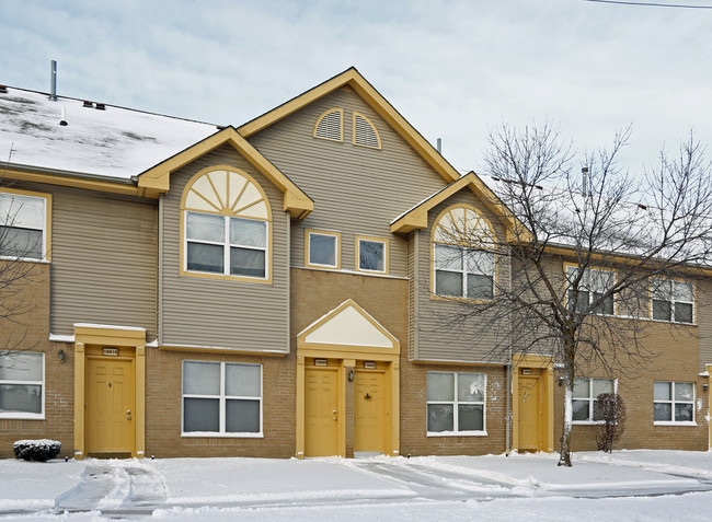 Pilgrim Village in Detroit, MI - Foto de edificio - Building Photo