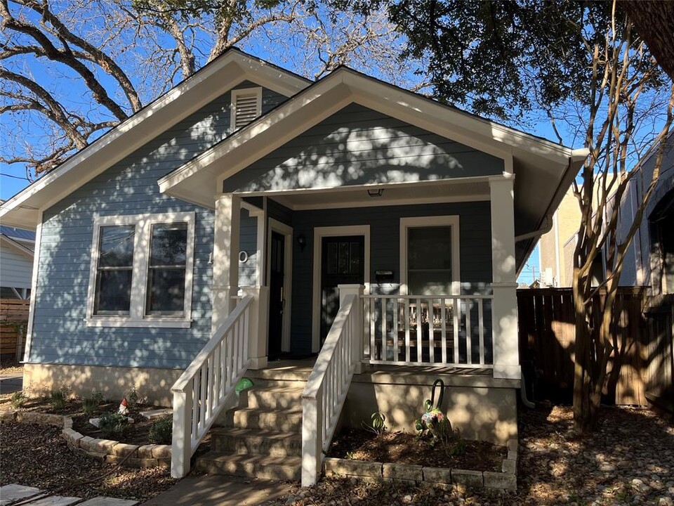 1200 W 39th 1/2 St in Austin, TX - Building Photo