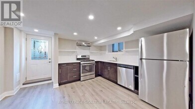 64 Harvie Ave in Toronto, ON - Building Photo - Building Photo