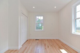 64 Crescent St, Unit 2 in Swampscott, MA - Building Photo